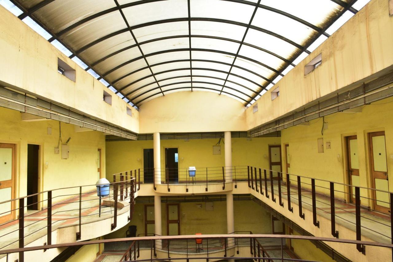 Hotel Mid East Haridaspur Exterior foto